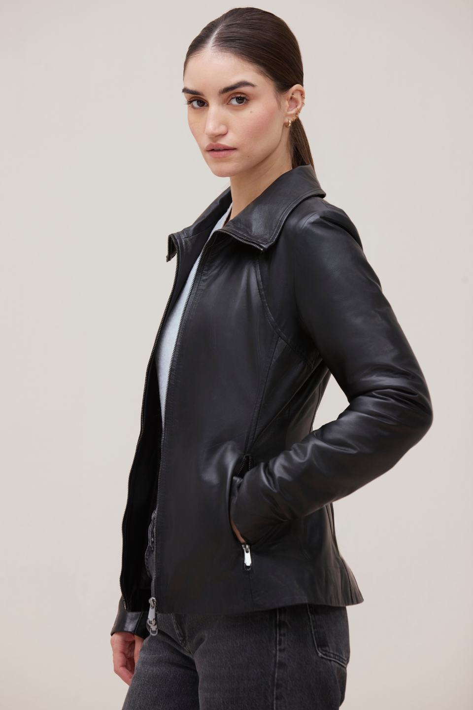 LYRIC ZIP FRONT JACKET WITH ZIPPER POCKETS
