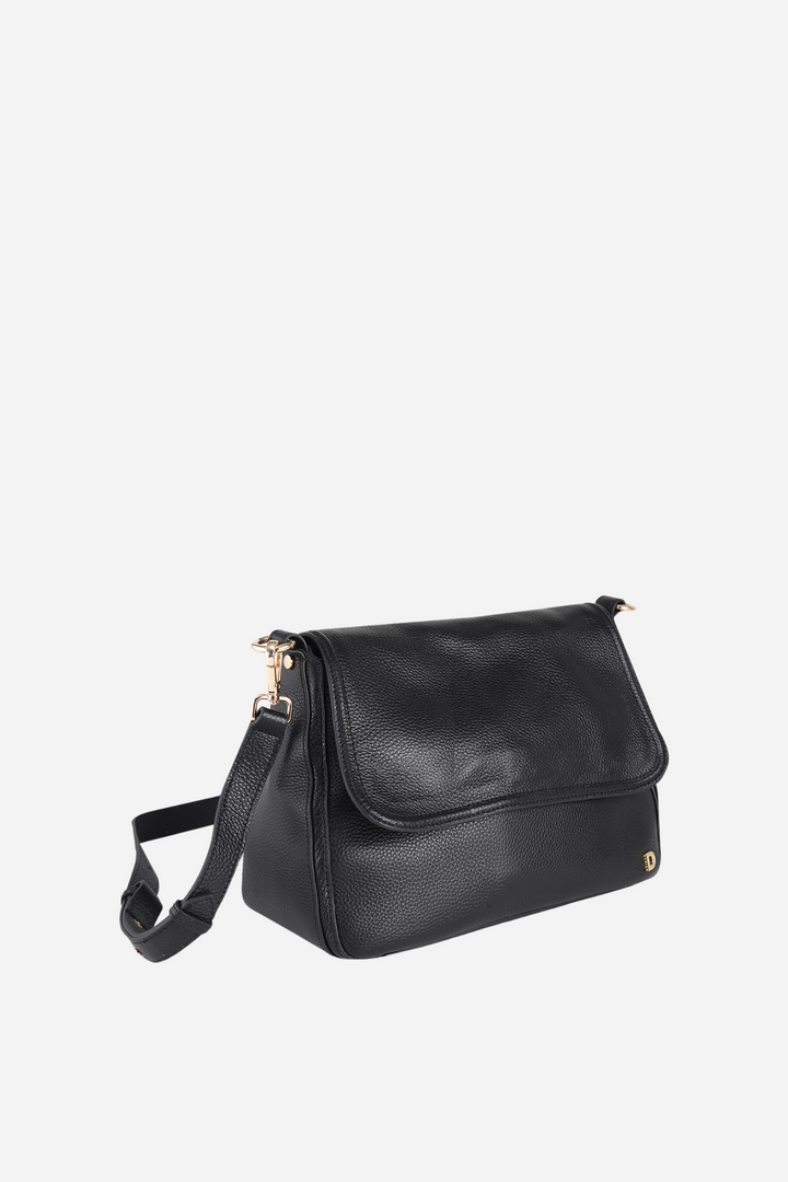 GWEN SATCHEL