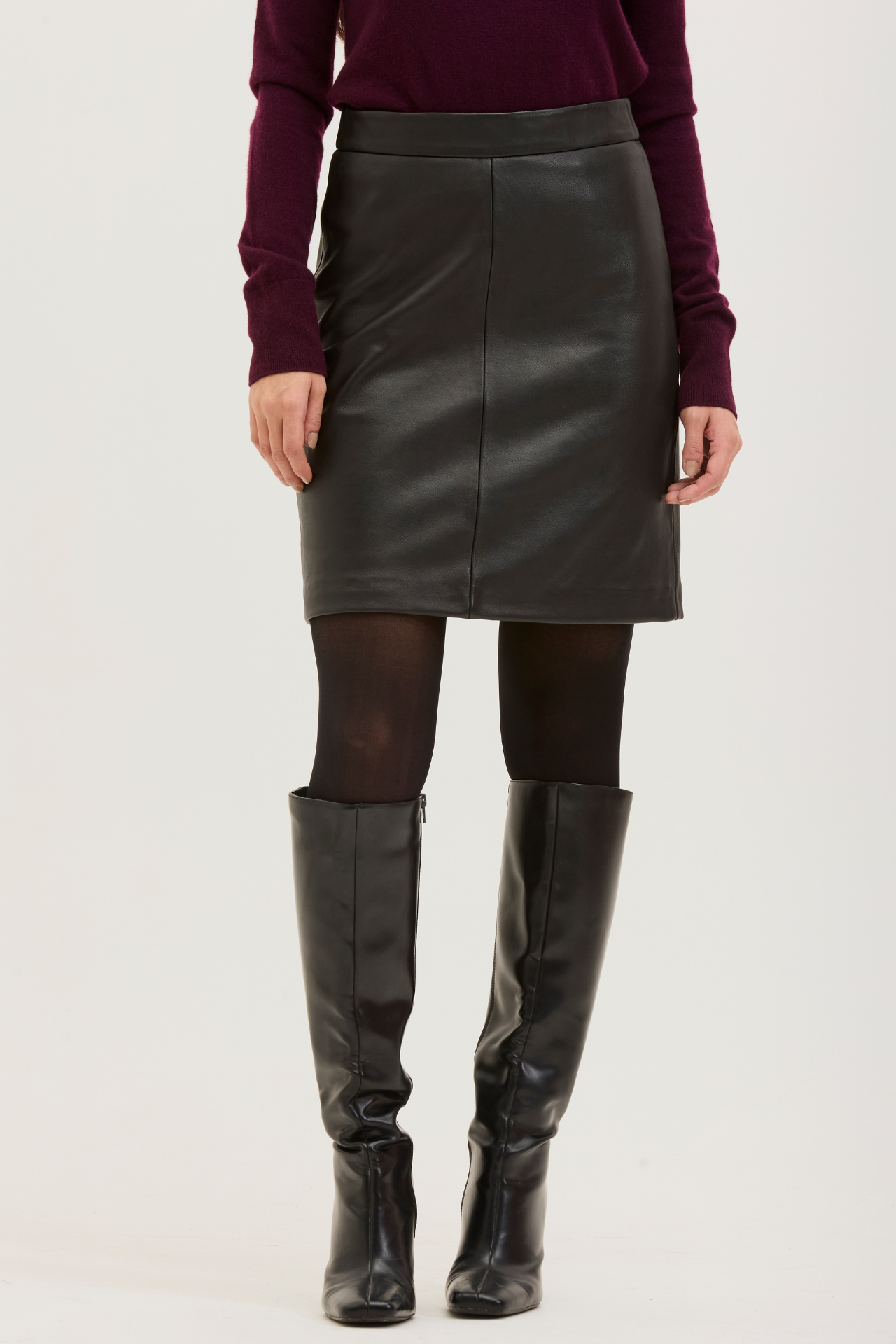 VELLAH CLASSIC LEATHER SKIRT WITH FRONT & BACK SEAMS