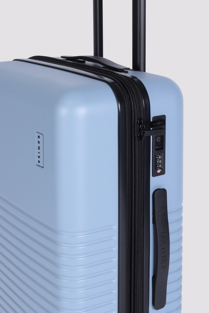 MONACO 22" MEDIUM LUGGAGE CASE
