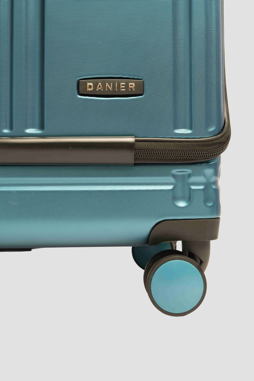 UPTOWN CARRY-ON LUGGAGE