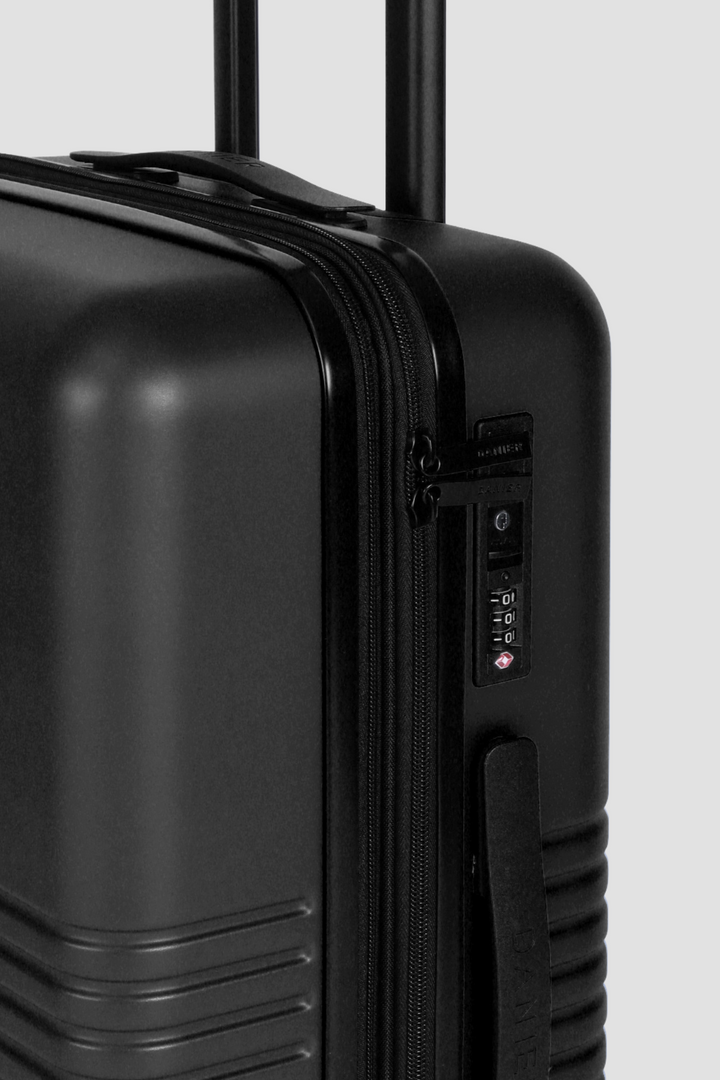 MONACO 22" MEDIUM LUGGAGE CASE