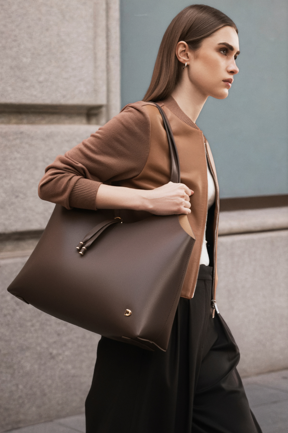 AUBREE LARGE TOTE BAG WITH TOGGLE CLOSURE